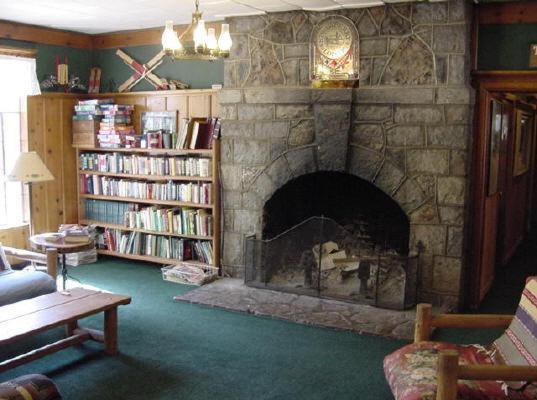 Upper Forni Strawberry Lodge מראה חיצוני תמונה