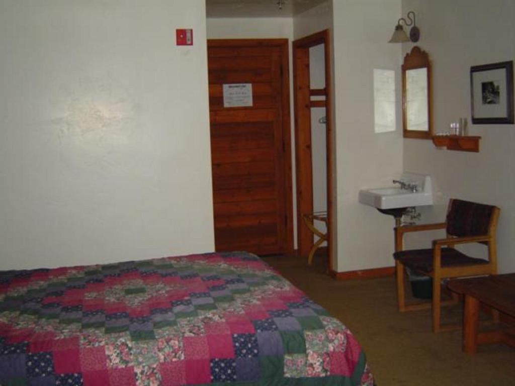 Upper Forni Strawberry Lodge מראה חיצוני תמונה